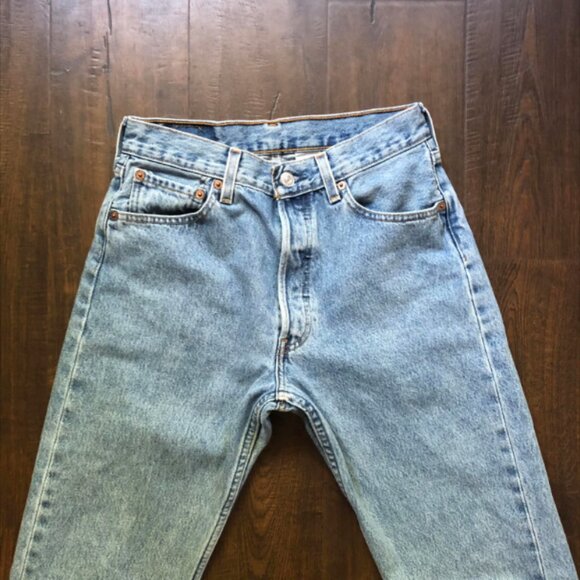 90s Vintage Levi's 501 Med Wash - Picture 5 of 5